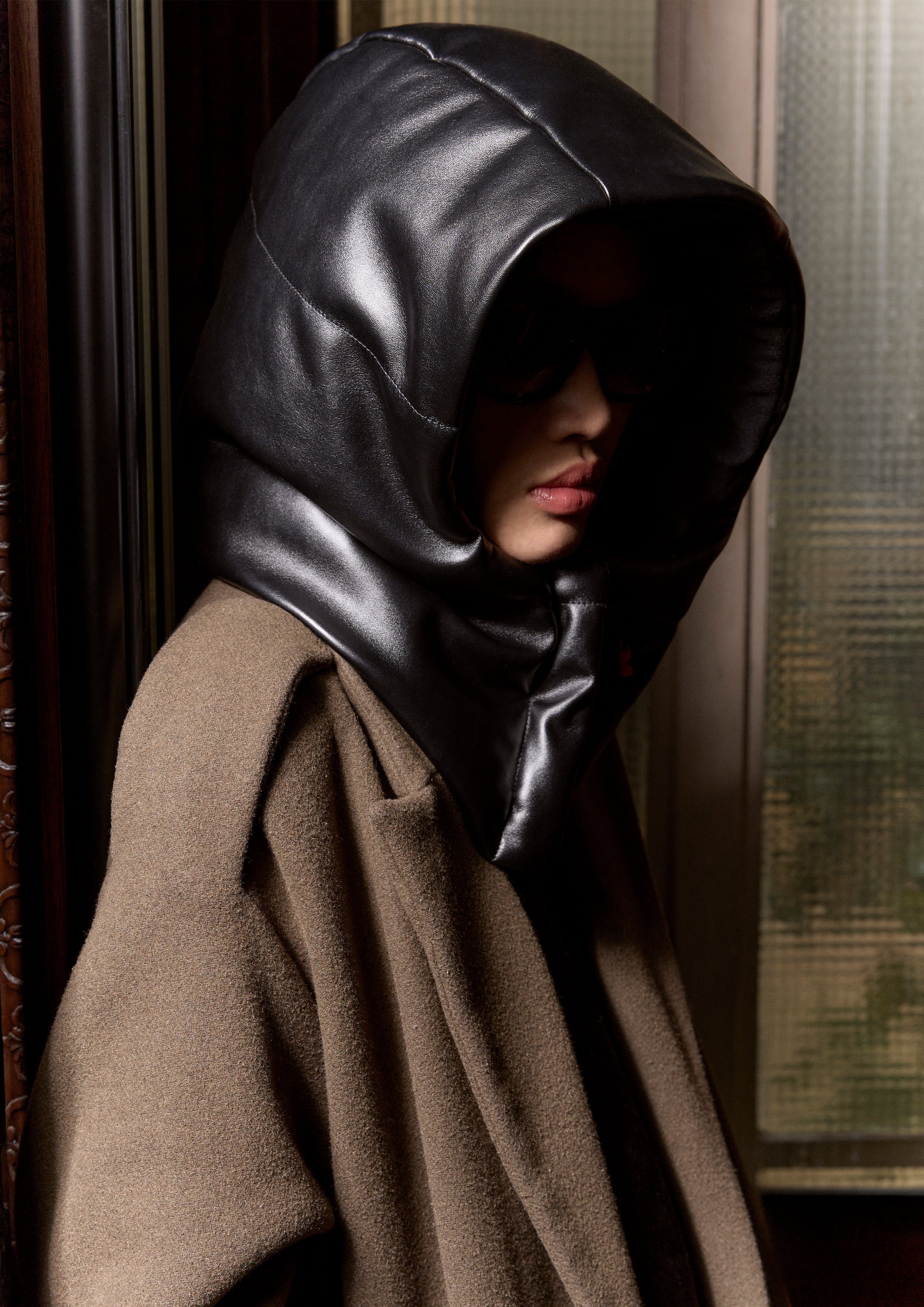 Quelle est l’histoire et l’évolution de la capuche dans la mode ?